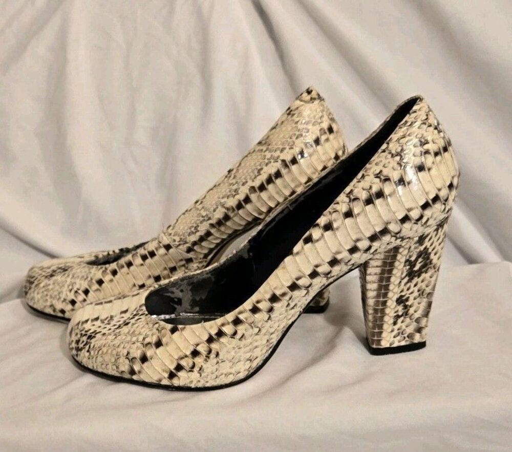 Women’s Vince Camuto Designer Italian Leather size 6.5 Chunky Heel Snake Skin